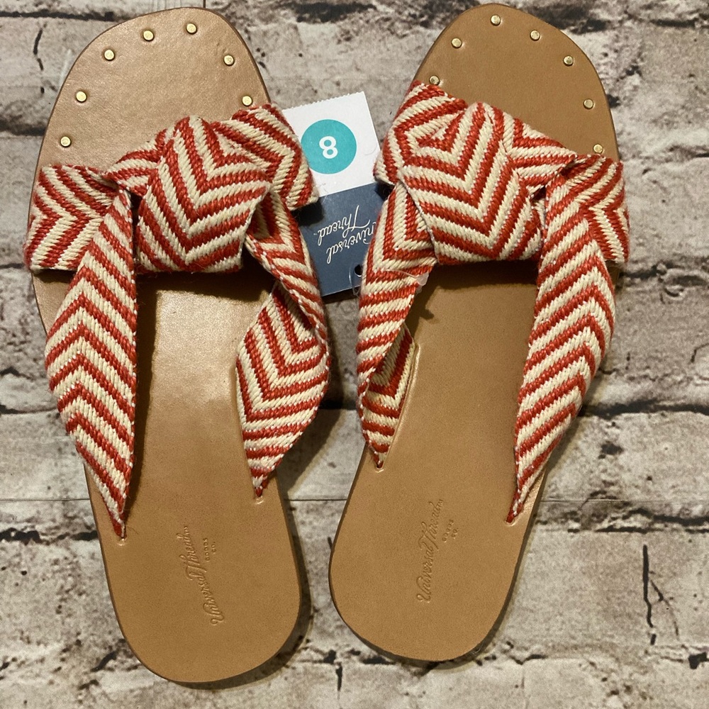 NWT  universal thread, red/Louis sandals, 8,9,91/2,11.